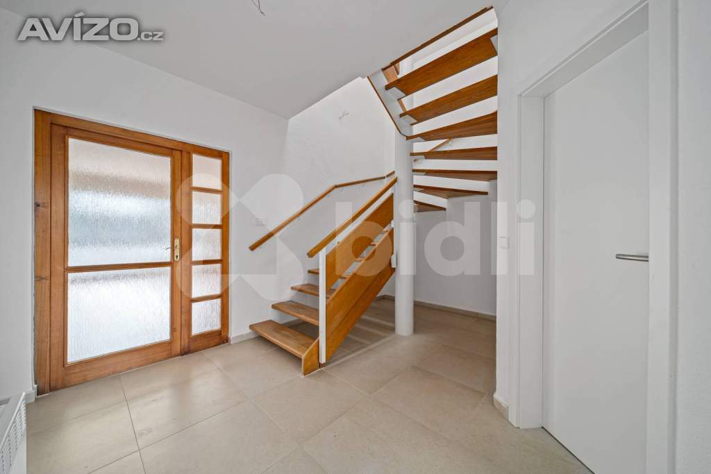 Foto inzerátu Prodej, rodinný dům s nebytovým prostorem, Svobodné Dvory, Hradec Králové