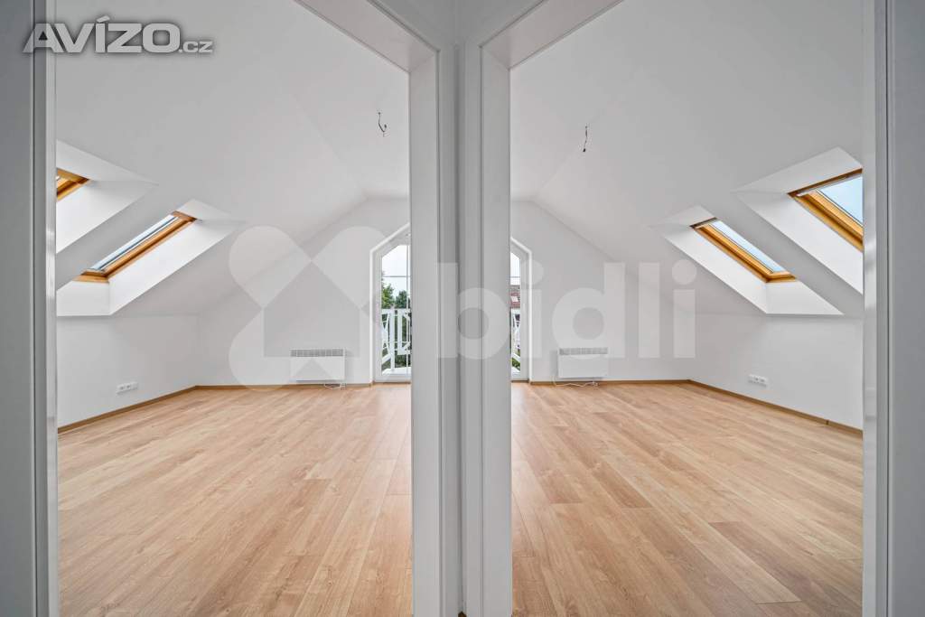 Foto inzerátu Prodej, rodinný dům s nebytovým prostorem, Svobodné Dvory, Hradec Králové