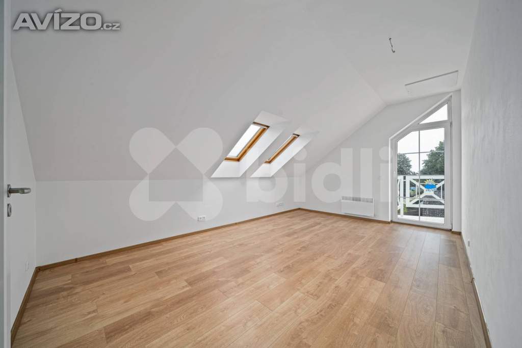 Foto inzerátu Prodej, rodinný dům s nebytovým prostorem, Svobodné Dvory, Hradec Králové