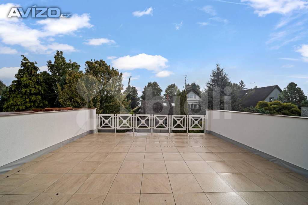 Foto inzerátu Prodej, rodinný dům s nebytovým prostorem, Svobodné Dvory, Hradec Králové