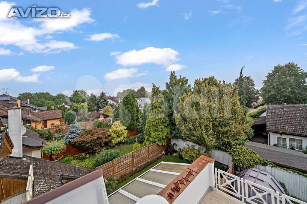 Foto inzerátu Prodej, rodinný dům s nebytovým prostorem, Svobodné Dvory, Hradec Králové