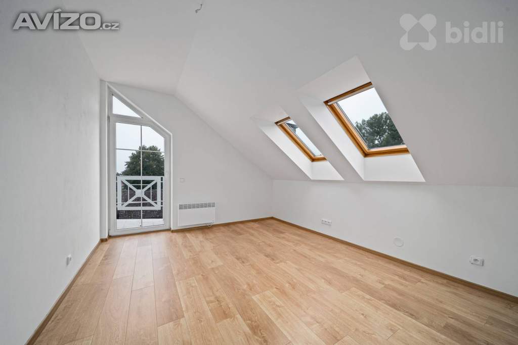 Foto inzerátu Prodej, rodinný dům s nebytovým prostorem, Svobodné Dvory, Hradec Králové