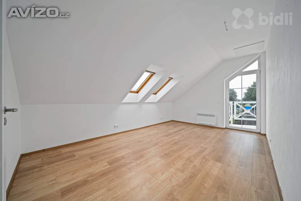 Foto inzerátu Prodej, rodinný dům s nebytovým prostorem, Svobodné Dvory, Hradec Králové