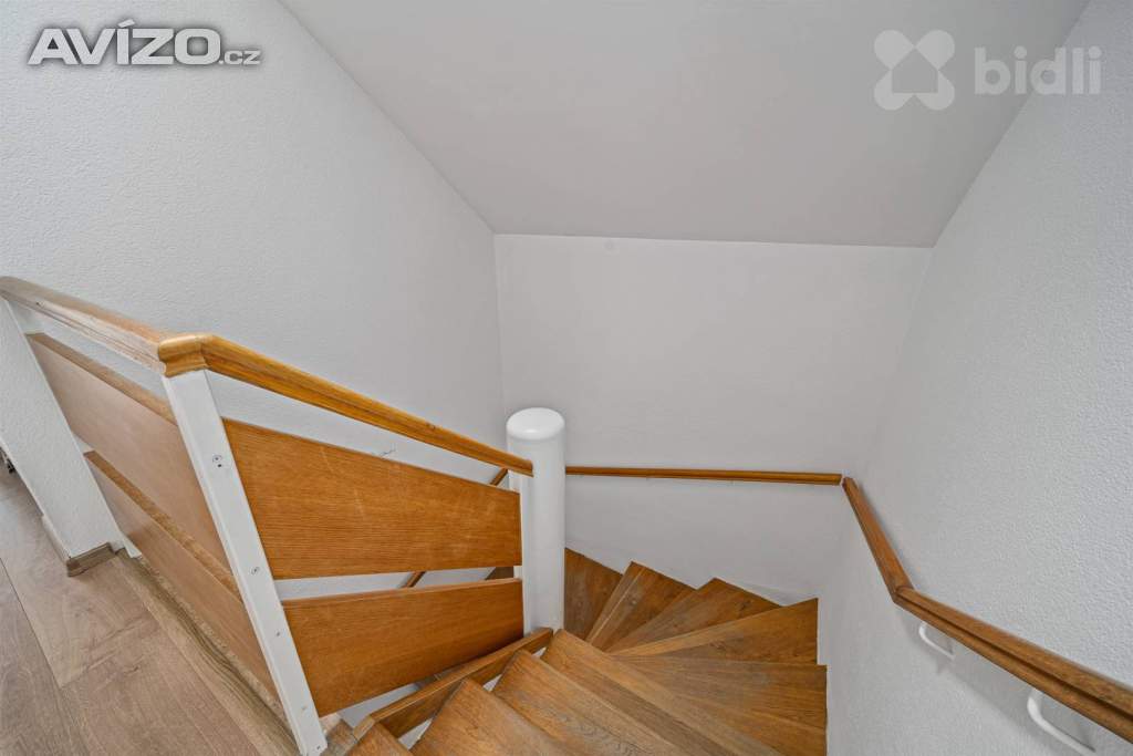 Foto inzerátu Prodej, rodinný dům s nebytovým prostorem, Svobodné Dvory, Hradec Králové