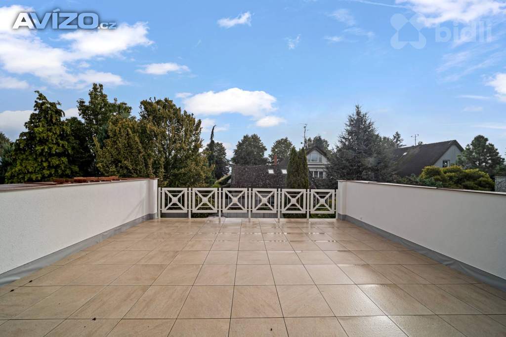 Foto inzerátu Prodej, rodinný dům s nebytovým prostorem, Svobodné Dvory, Hradec Králové