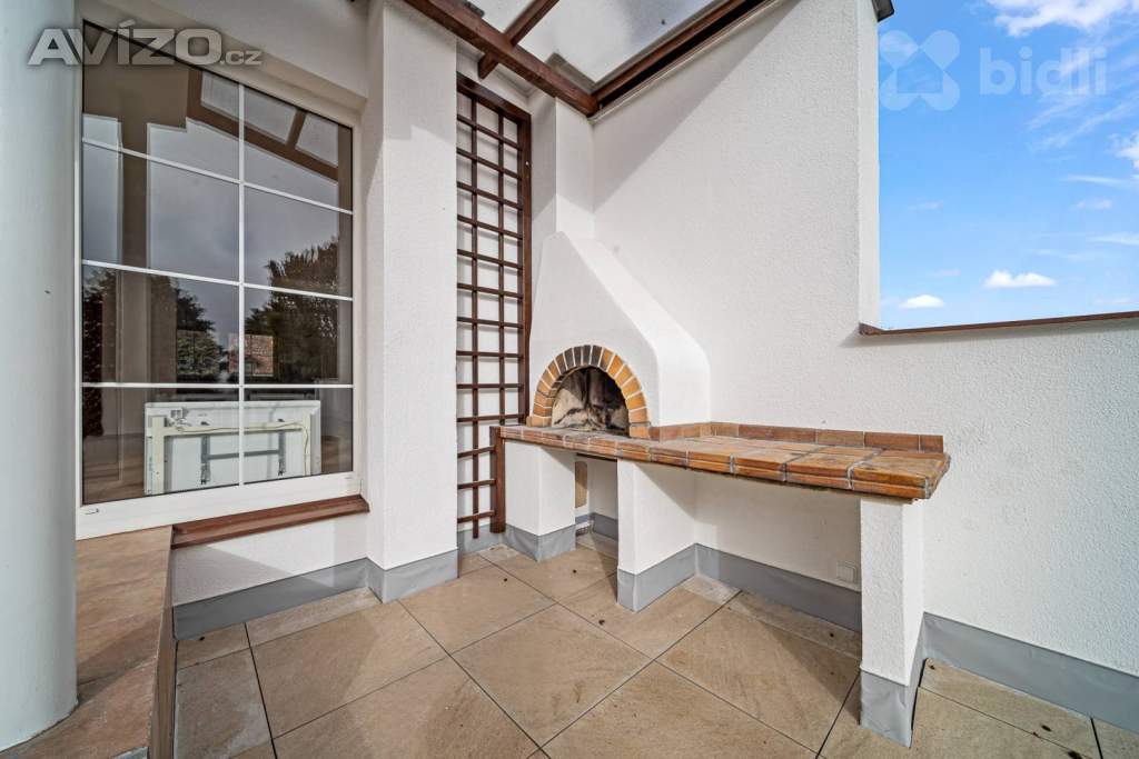 Foto inzerátu Prodej, rodinný dům s nebytovým prostorem, Svobodné Dvory, Hradec Králové