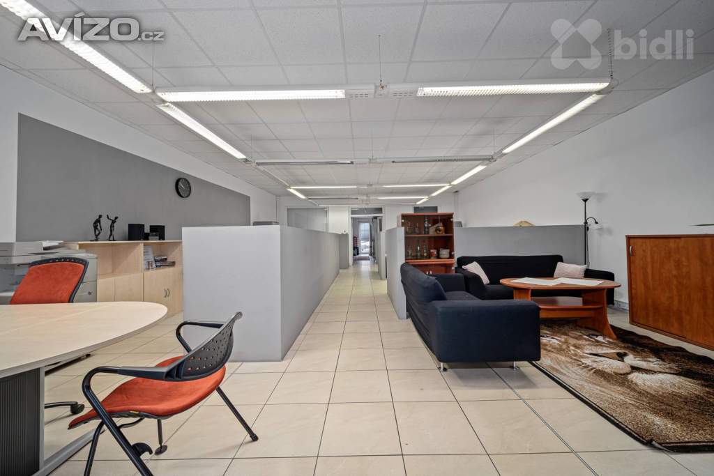 Foto inzerátu Prodej, rodinný dům s nebytovým prostorem, Svobodné Dvory, Hradec Králové