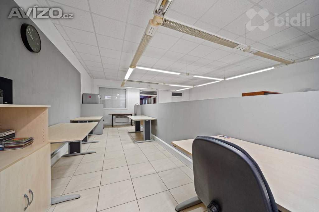 Foto inzerátu Prodej, rodinný dům s nebytovým prostorem, Svobodné Dvory, Hradec Králové