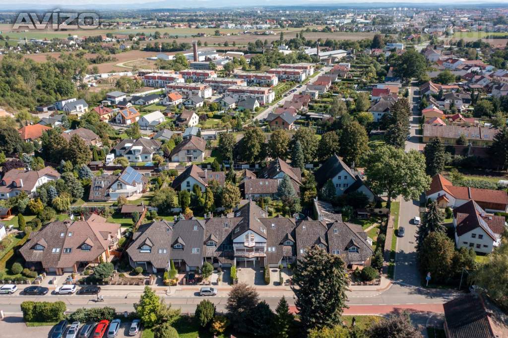 Foto inzerátu Prodej, rodinný dům s nebytovým prostorem, Svobodné Dvory, Hradec Králové