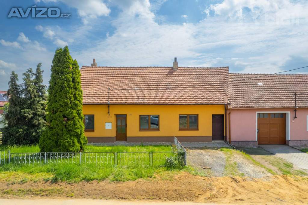 Rodinný dům, ZP 186 m2, CP 828 m2, obec Ivaň, Brno - venkov