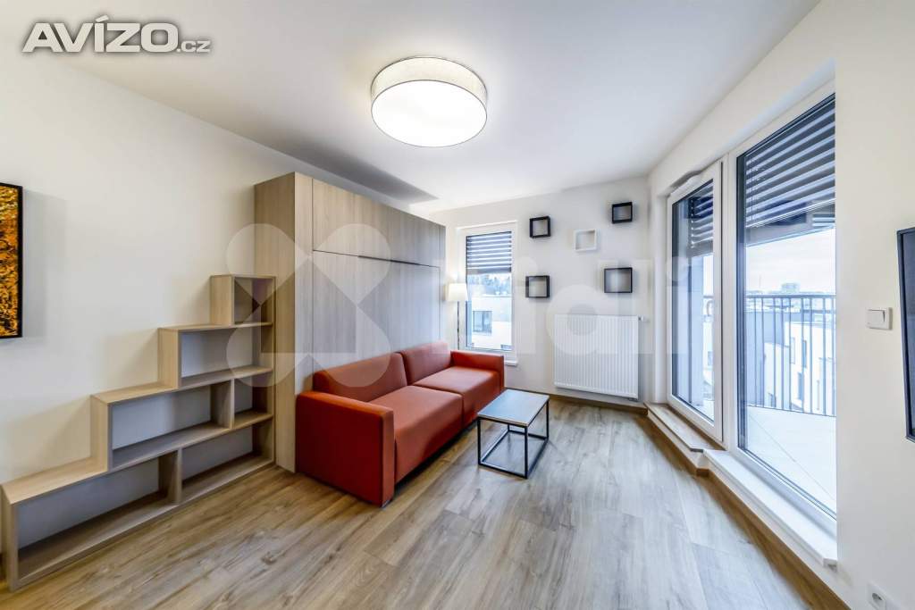 Pronájem bytu 1+kk s terasou (40m2)