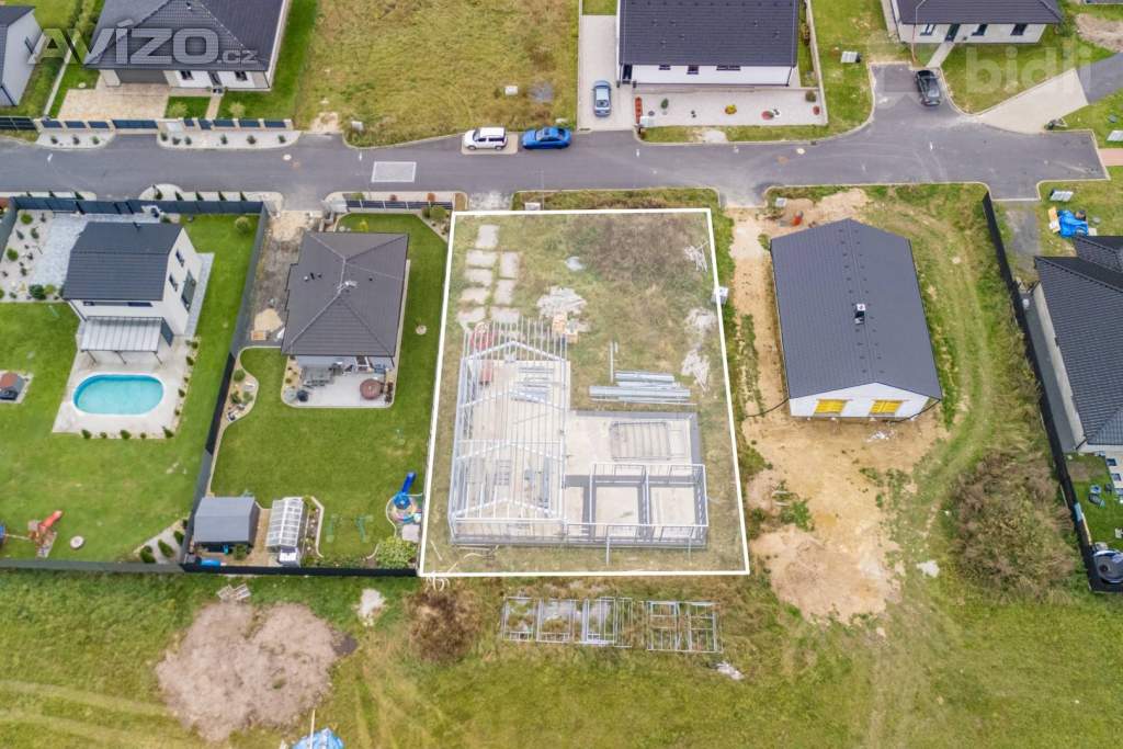 Foto inzerátu Prodej rodinného domu o zastavěné ploše 254 m² stojícího na pozemku o celkové výměře 808 m