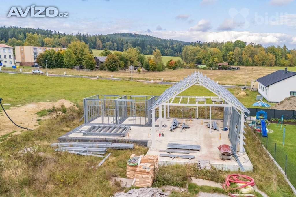 Foto inzerátu Prodej rodinného domu o zastavěné ploše 254 m² stojícího na pozemku o celkové výměře 808 m