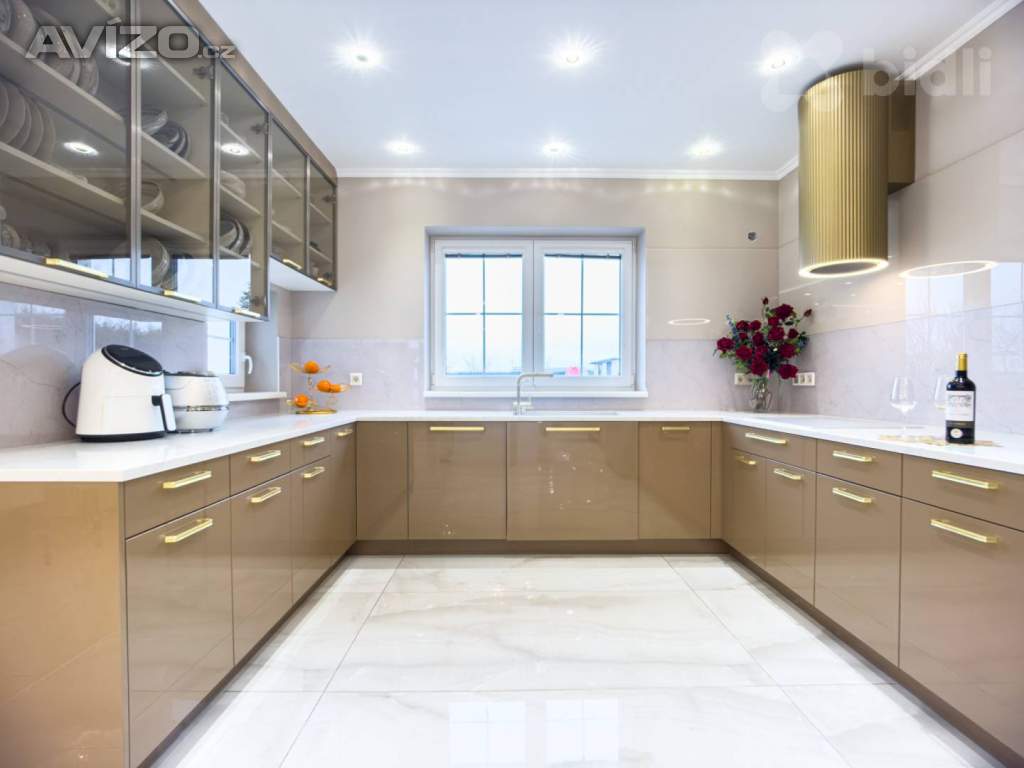 Foto inzerátu luxusní dům v obci Zlatá