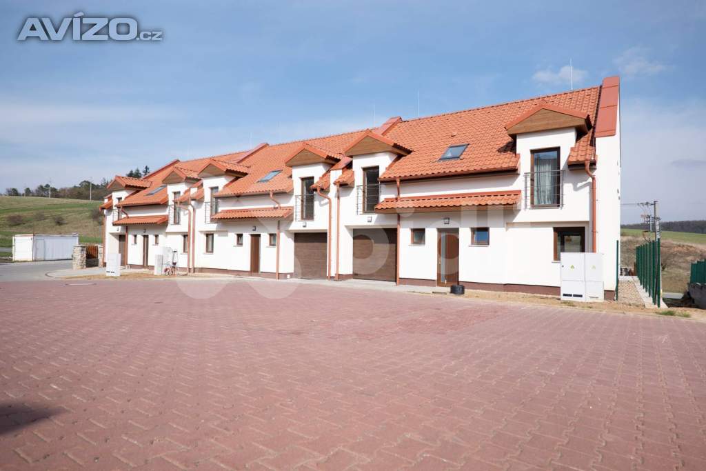 Prodej rodinného domu 219 m², pozemek 472 m²