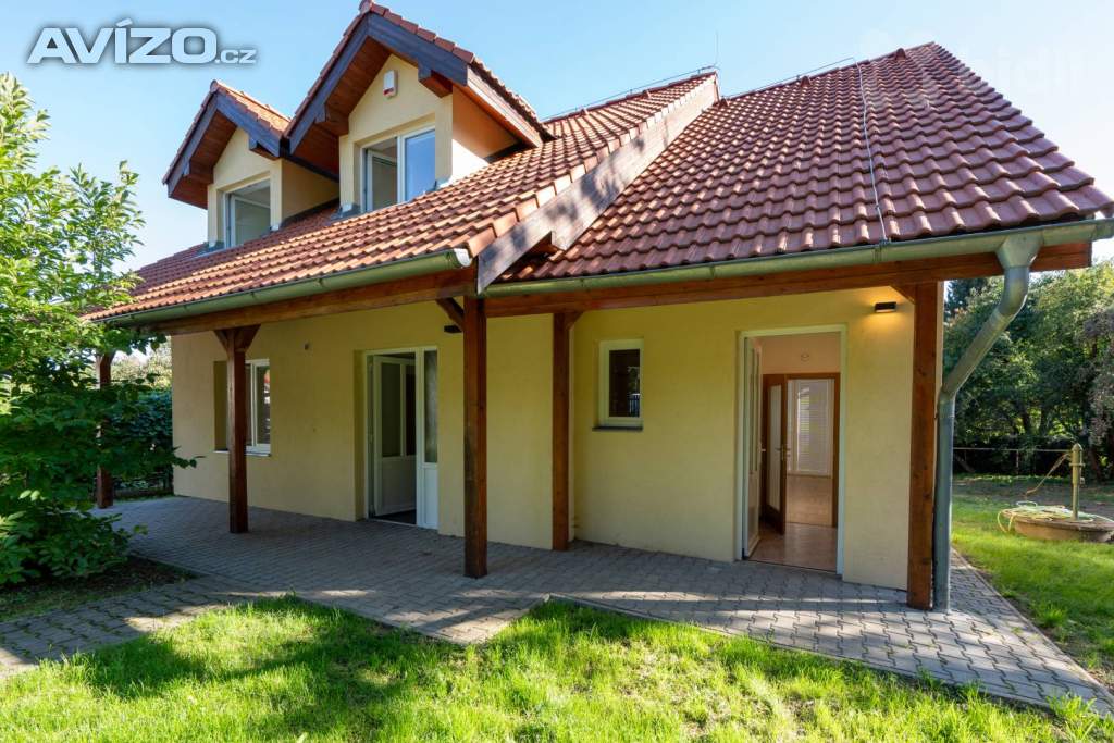 Rodinný dům 5+1 a 1+kk se zahradou, k pronájmu v Kamenici