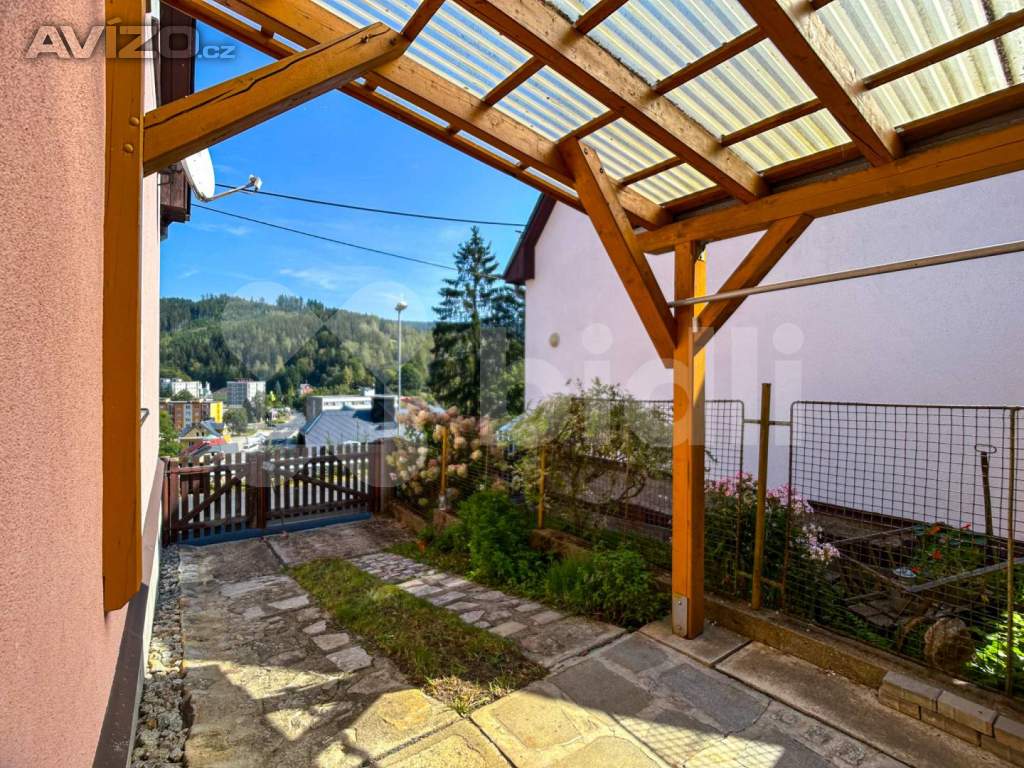 Foto inzerátu Prodej rodinný dům 3+1, pozemek 852, Kraslice