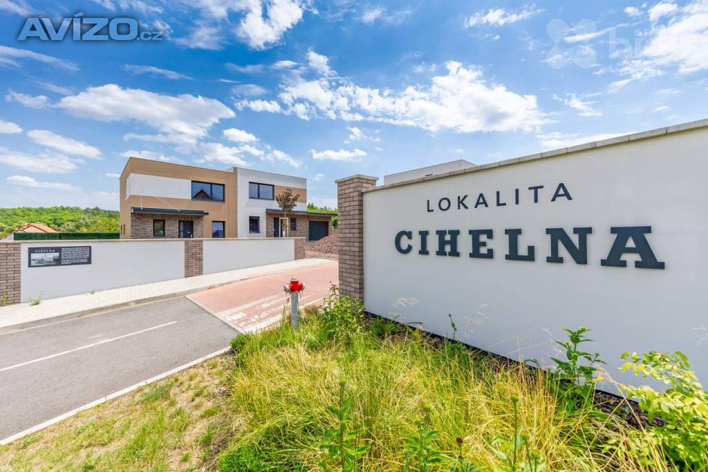 Foto inzerátu Na prodej: Řadový rodinný dům 5+kk s pozemkem 408 m2 - Hořovice, okres Beroun