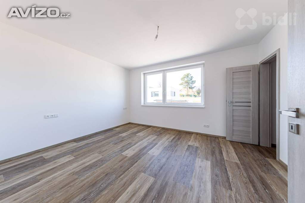 Foto inzerátu Na prodej: Řadový rodinný dům 5+kk s pozemkem 408 m2 - Hořovice, okres Beroun