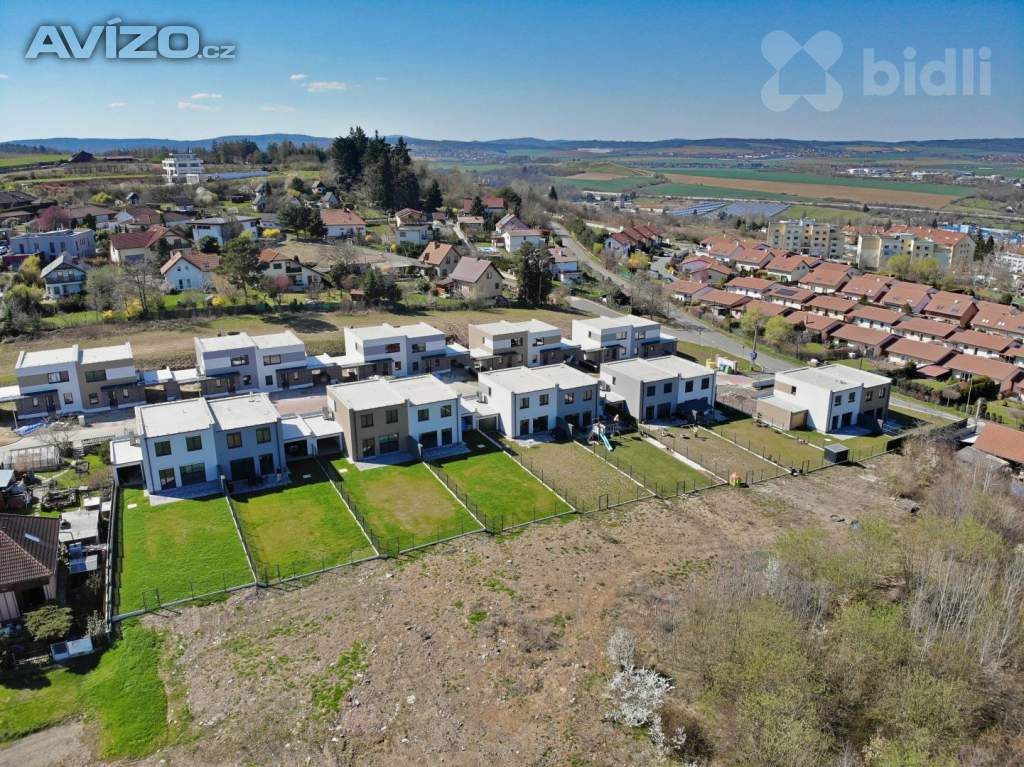 Foto inzerátu Na prodej: Řadový rodinný dům 5+kk s pozemkem 408 m2 - Hořovice, okres Beroun