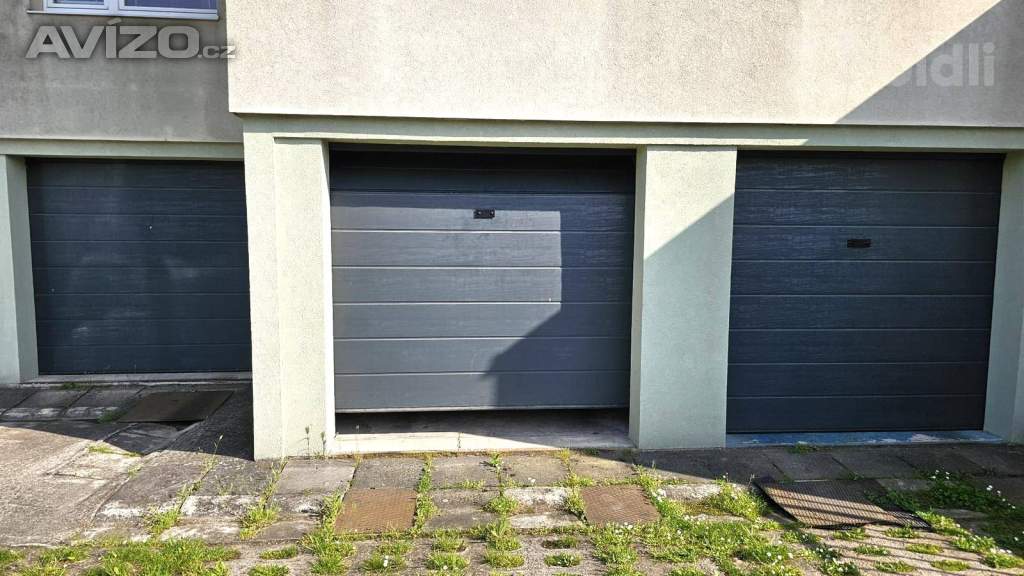 Pronájem garáže 18,7 m², Praha - Zbraslav