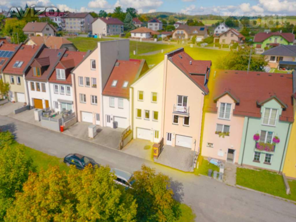 Prostorný rodinný dům 5+1 s garáží - Borotín u Tábora