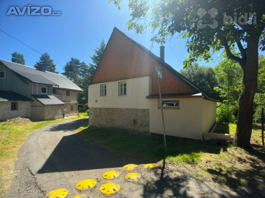 Foto inzerátu Prodej reakreačního domu 3+1 se zahradou 686 m2 v klidné přírodě - Starý Šachov