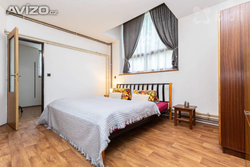 Foto inzerátu Prodej dvougeneračního domu 9+2 s garáží v Praze 9 - Vinoř.