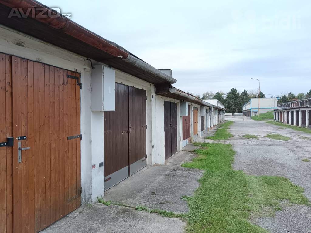 Prodej garáže 19 m2 - Otrokovice, Třída Tomáše Bati (u Štěrkoviště)