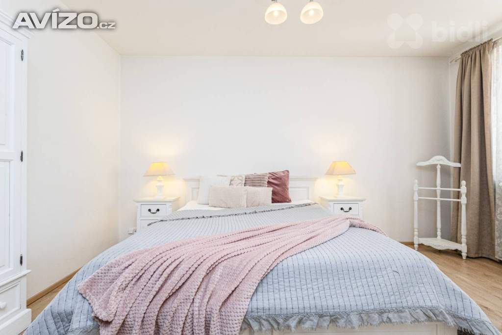 Foto inzerátu Pronájem bytu 2+kk, Na Plzeňce, Praha 5 - Smíchov, v domě s výtahem.