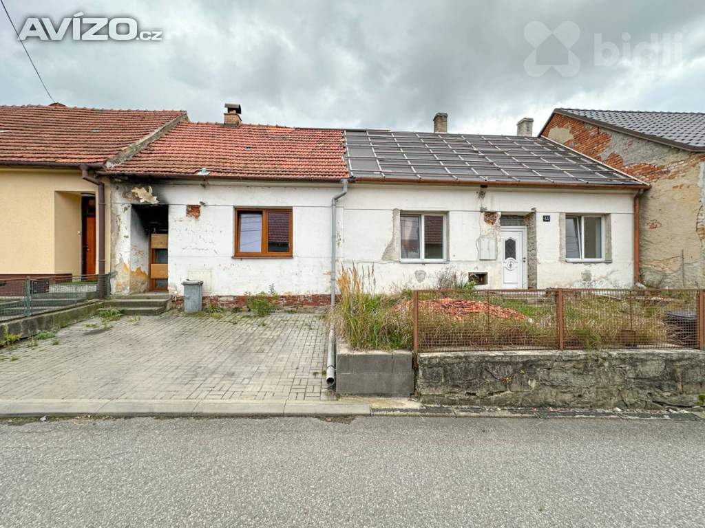 Prodej sousedních rodinných domů 157 m2, pozemek 368 m2, Zakřany