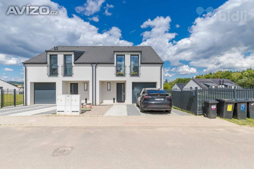 Novostavba 5+kk s garáží a pozemkem 519 m2, Komorní Hrádek
