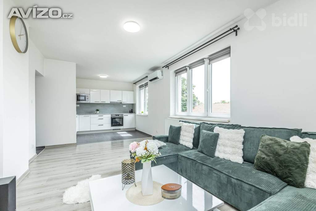 Foto inzerátu Byt 3+kk po rekonstrukci, s klimatizací, sklepem a dvojgaráží, Budihostice