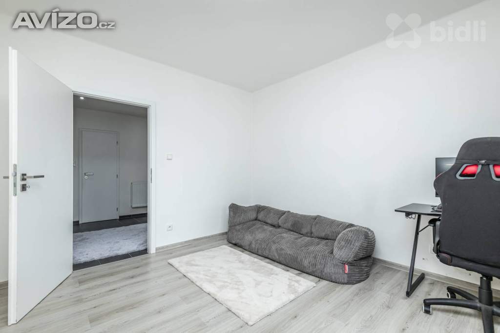 Foto inzerátu Byt 3+kk po rekonstrukci, s klimatizací, sklepem a dvojgaráží, Budihostice