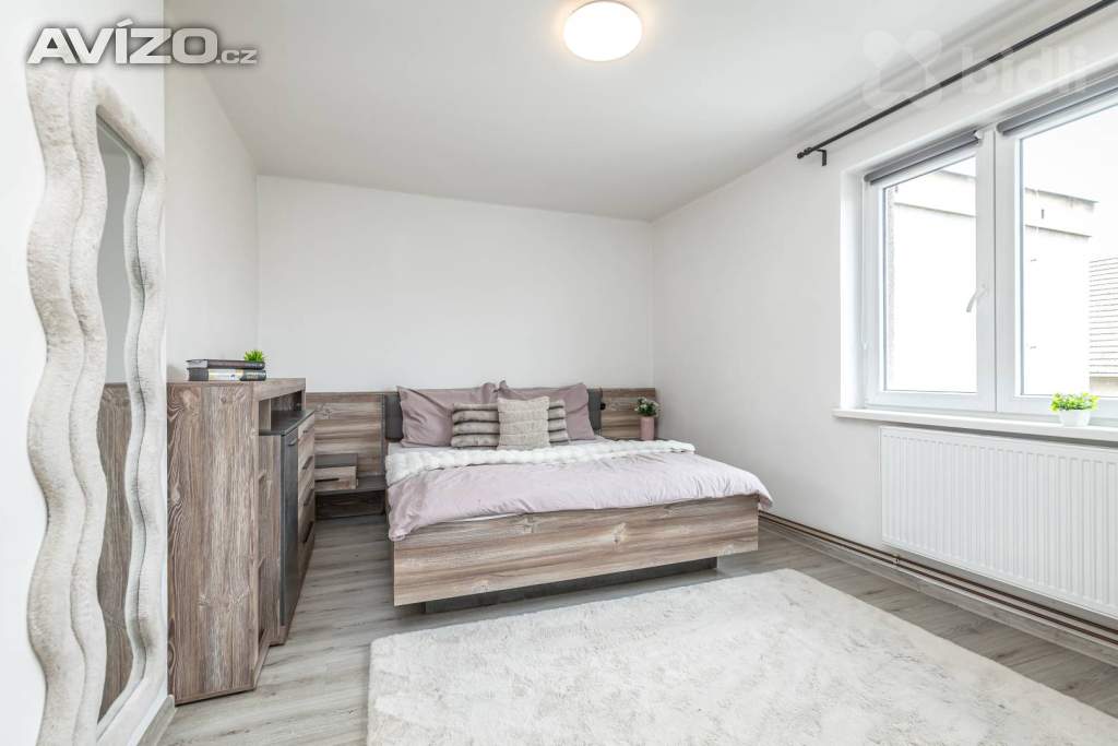 Foto inzerátu Byt 3+kk po rekonstrukci, s klimatizací, sklepem a dvojgaráží, Budihostice