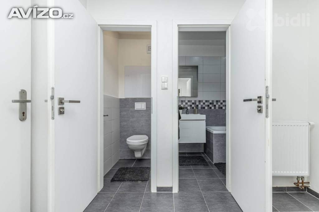 Foto inzerátu Byt 3+kk po rekonstrukci, s klimatizací, sklepem a dvojgaráží, Budihostice