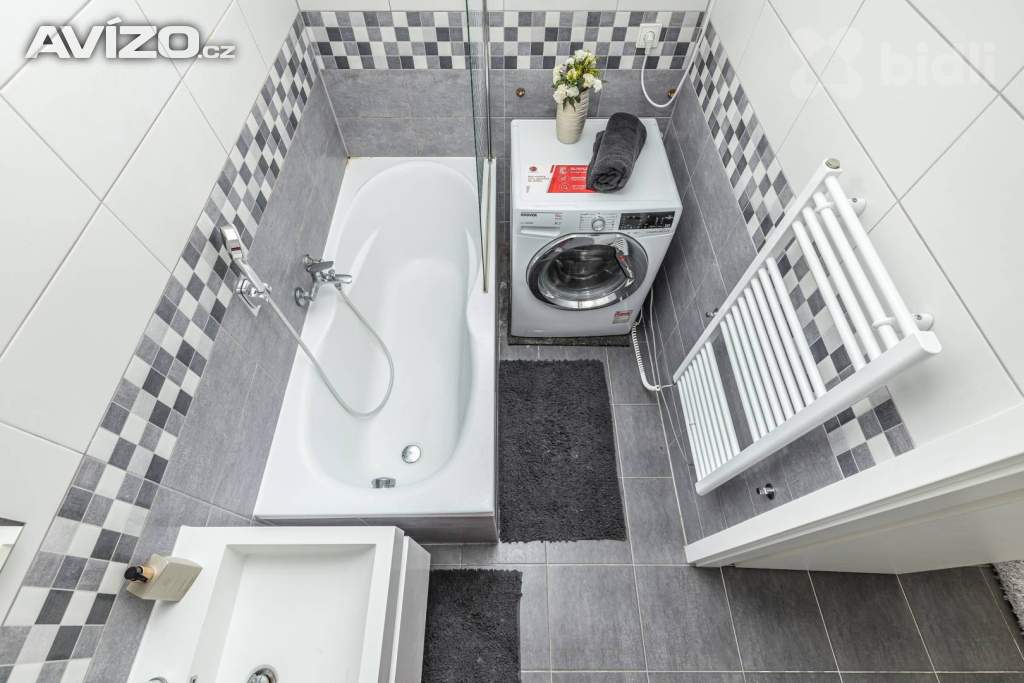 Foto inzerátu Byt 3+kk po rekonstrukci, s klimatizací, sklepem a dvojgaráží, Budihostice