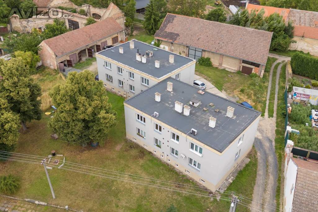 Foto inzerátu Byt 3+kk po rekonstrukci, s klimatizací, sklepem a dvojgaráží, Budihostice