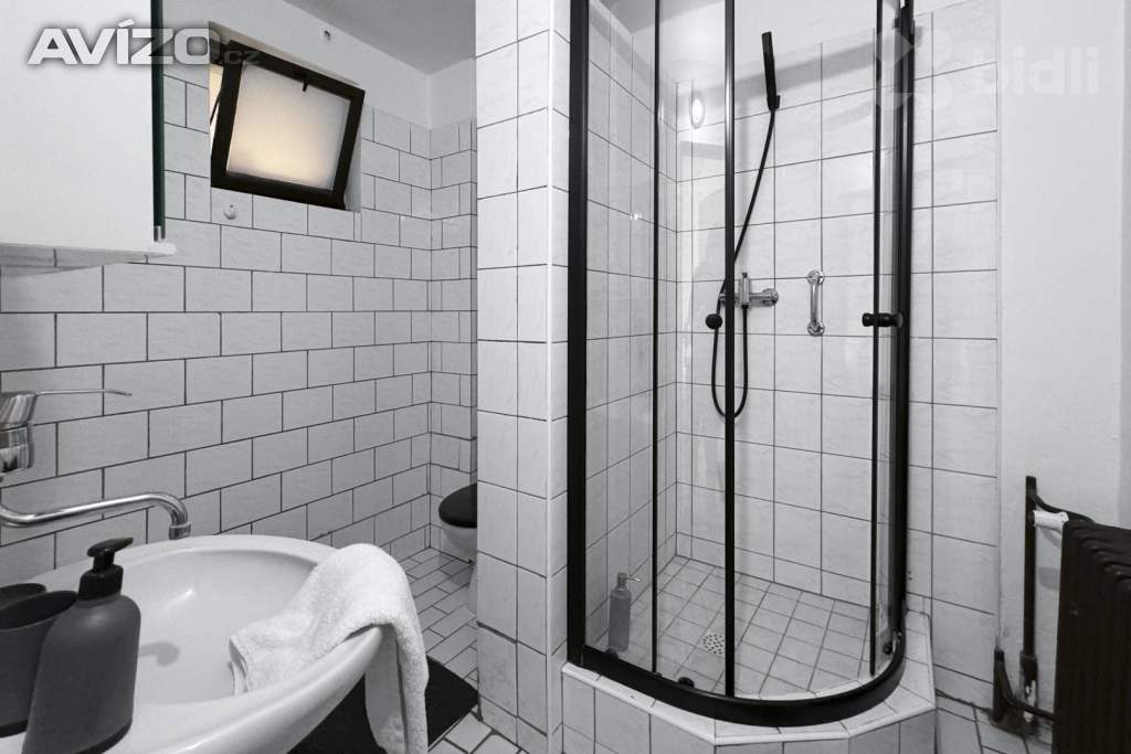 Foto inzerátu Výjimečný dům 5+kk s potenciálem 3 bytových jednotek v srdci Českého středohoří