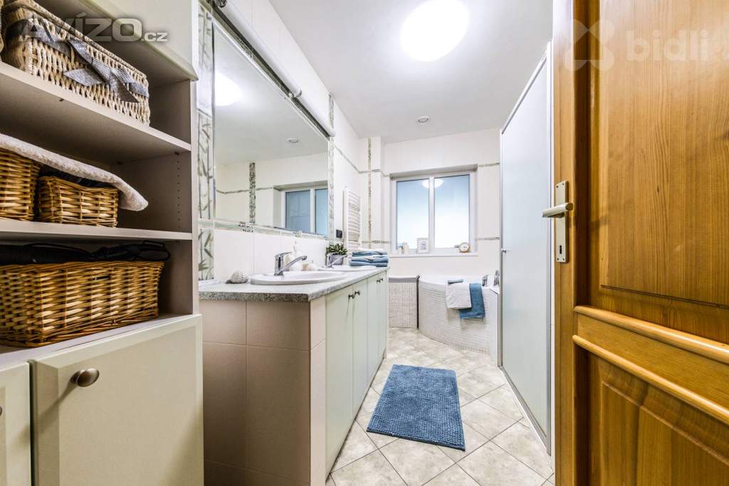 Foto inzerátu Prodej rodinného domu 390 m2, na pozemku 1199 m2 - Zbizuby