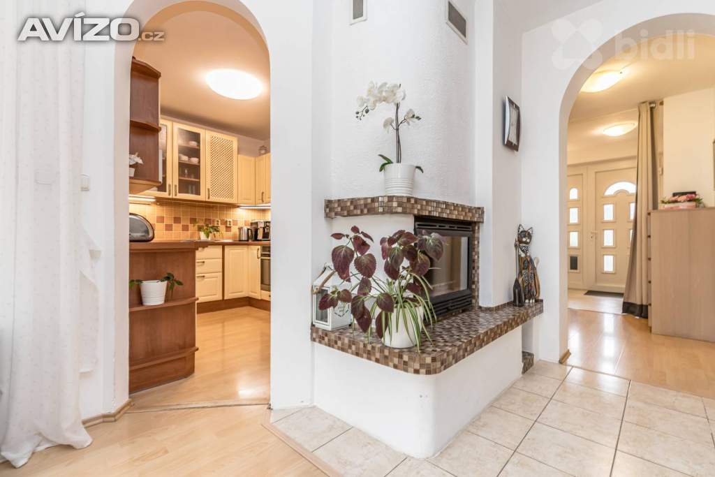 Foto inzerátu Dvougenerační rodinný dům 6+2, pozemek 778m2, Květnice