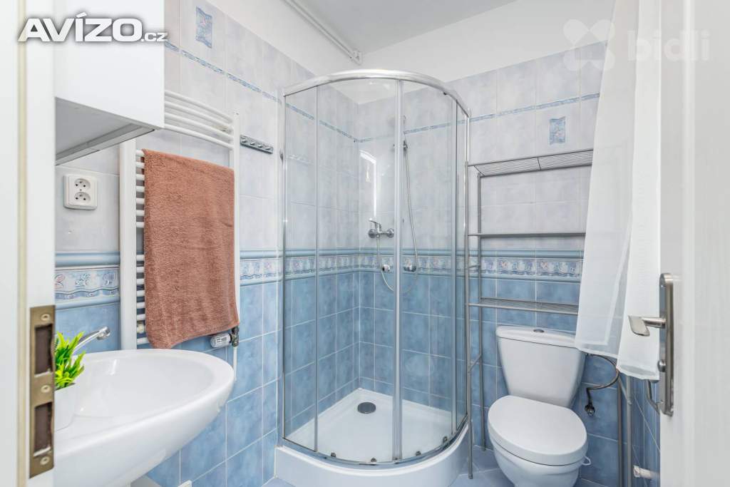 Foto inzerátu Dvougenerační rodinný dům 6+2, pozemek 778m2, Květnice