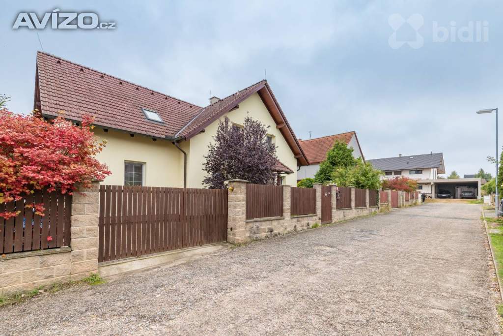 Foto inzerátu Dvougenerační rodinný dům 6+2, pozemek 778m2, Květnice