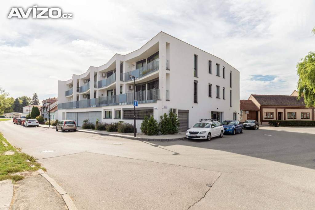 Prodej bytu 1+kk se zahrádkou