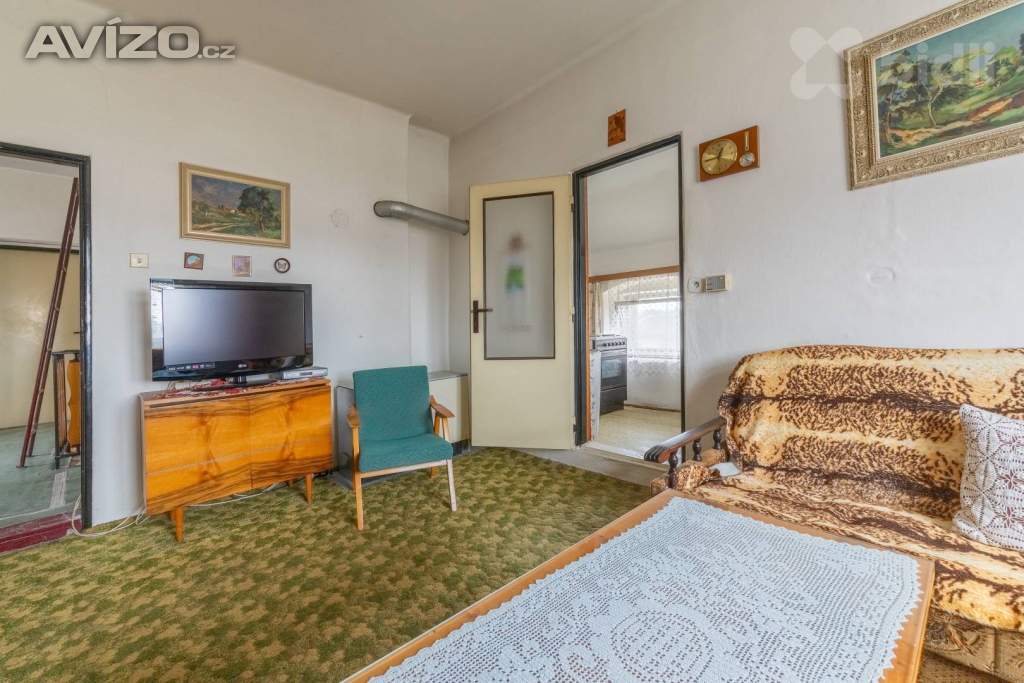 Foto inzerátu Prodej domu (275 m²) s komerčním prostorem, 2 byty s pozemkem v obci Maleč