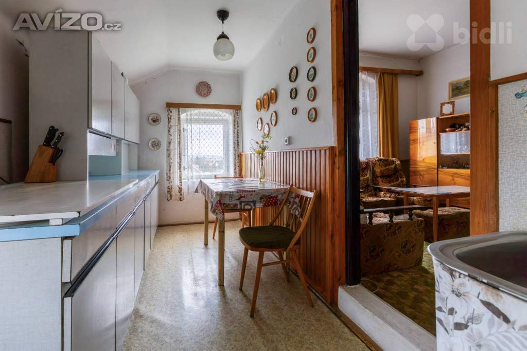 Foto inzerátu Prodej domu (275 m²) s komerčním prostorem, 2 byty s pozemkem v obci Maleč