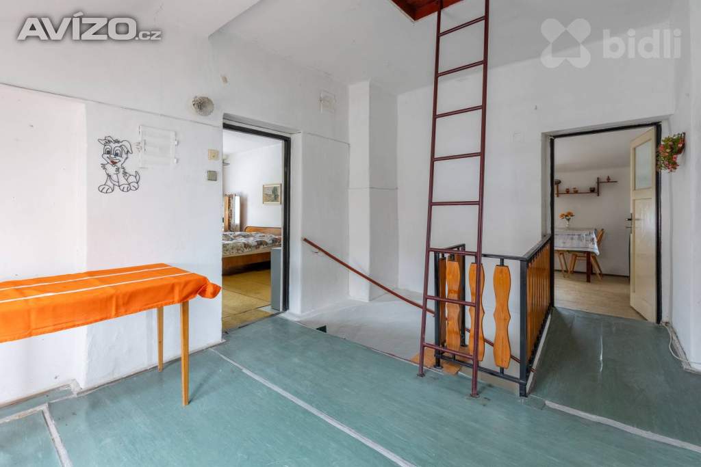 Foto inzerátu Prodej domu (275 m²) s komerčním prostorem, 2 byty s pozemkem v obci Maleč