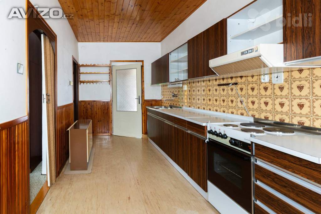 Foto inzerátu Prodej domu (275 m²) s komerčním prostorem, 2 byty s pozemkem v obci Maleč