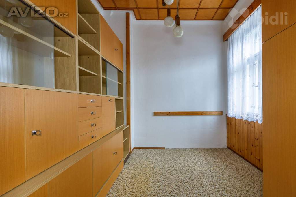 Foto inzerátu Prodej domu (275 m²) s komerčním prostorem, 2 byty s pozemkem v obci Maleč