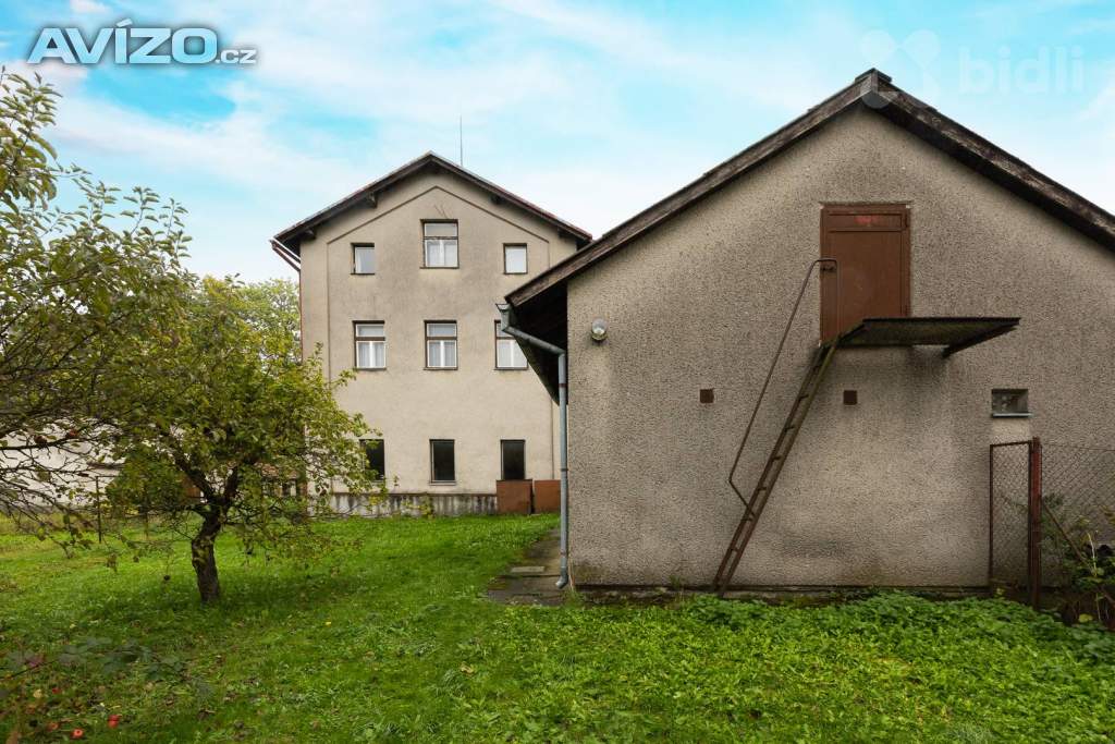 Foto inzerátu Prodej domu (275 m²) s komerčním prostorem, 2 byty s pozemkem v obci Maleč